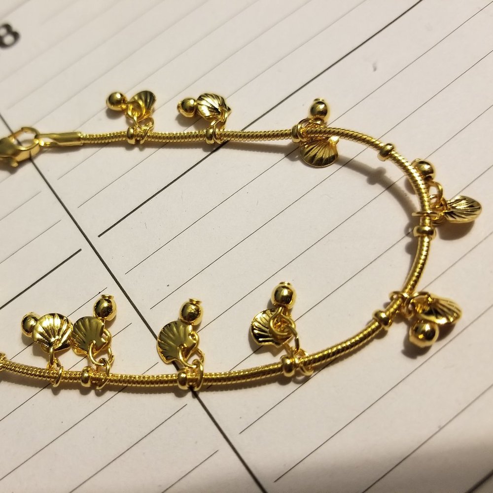 Gold seashell bracelet